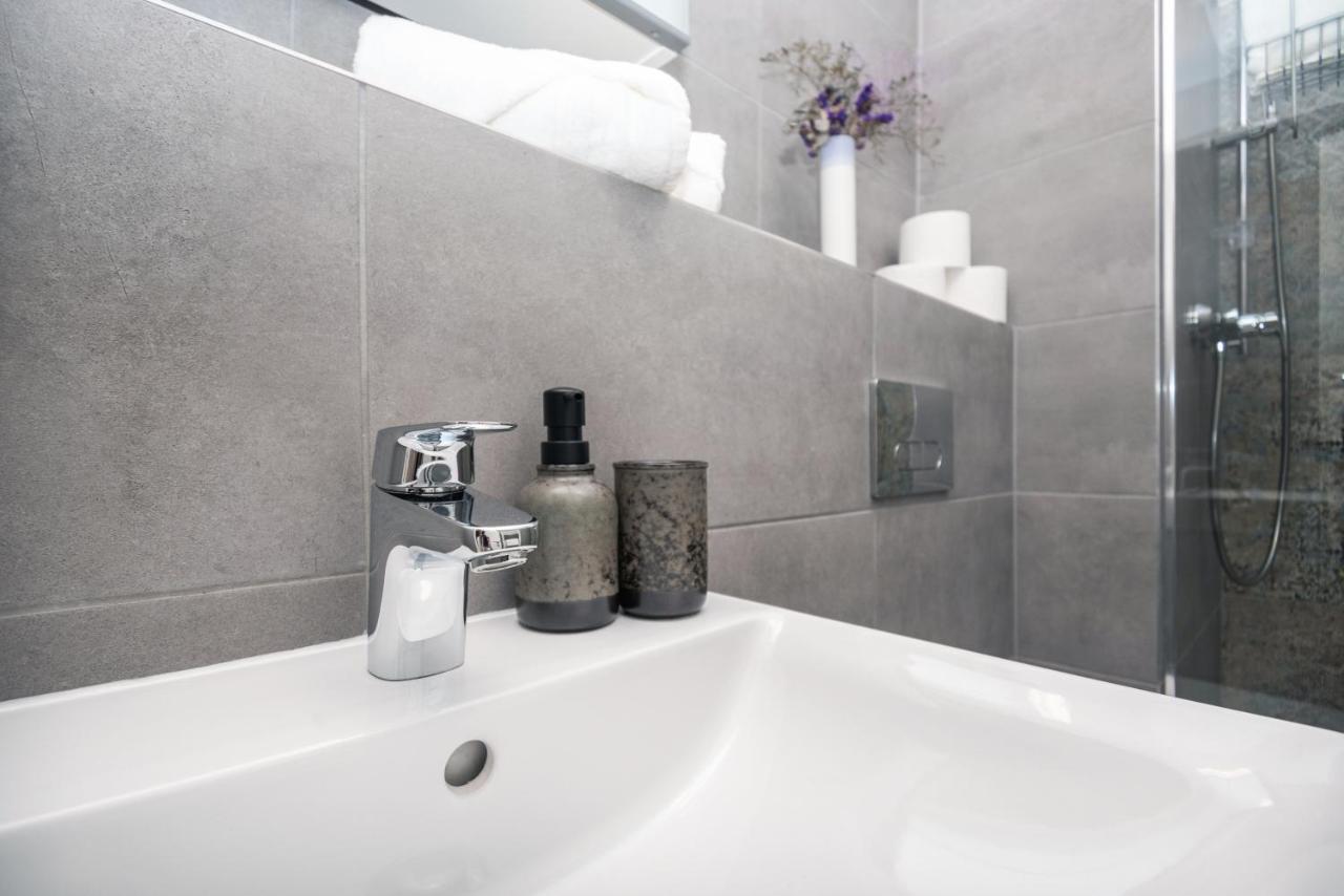 City Center Apartment - Modern & Elegant Bratislava Dış mekan fotoğraf