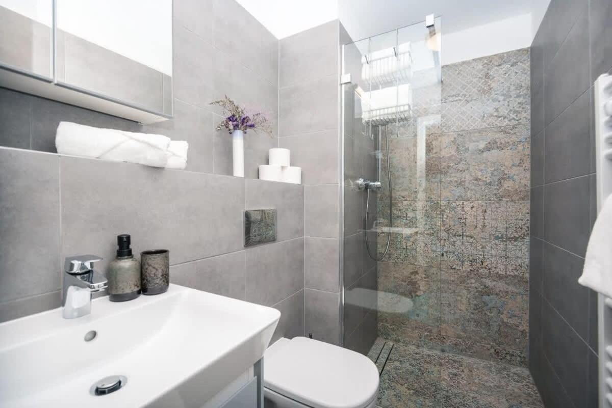 City Center Apartment - Modern & Elegant Bratislava Dış mekan fotoğraf