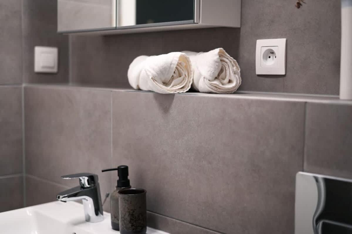 City Center Apartment - Modern & Elegant Bratislava Dış mekan fotoğraf